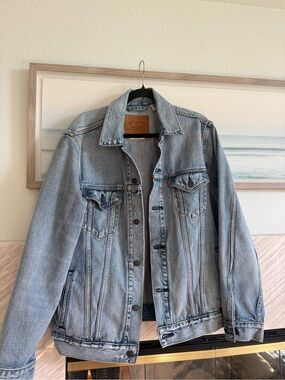 Levi vintage oversized Denim Jacket - Classic Trucker Style